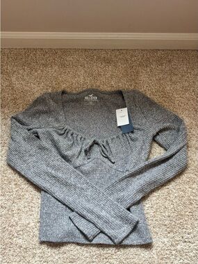 Hollister Gray Ribbed V-Neck Tie-Front Sweater